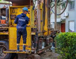 Operador GEOX na perfuratriz